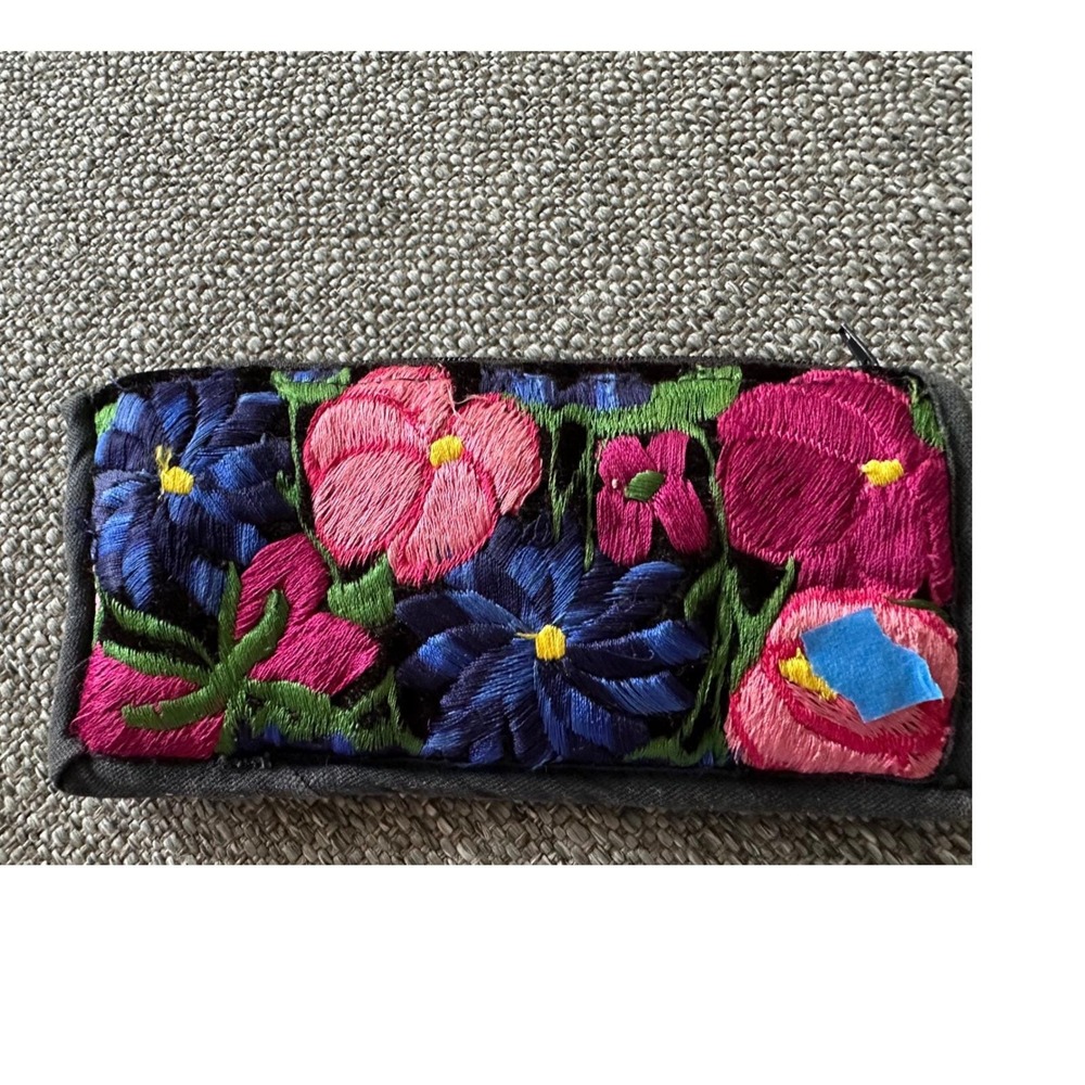 Vintage Mexican Hand Embroidered Floral Black Zipper eye glass holder VGUC